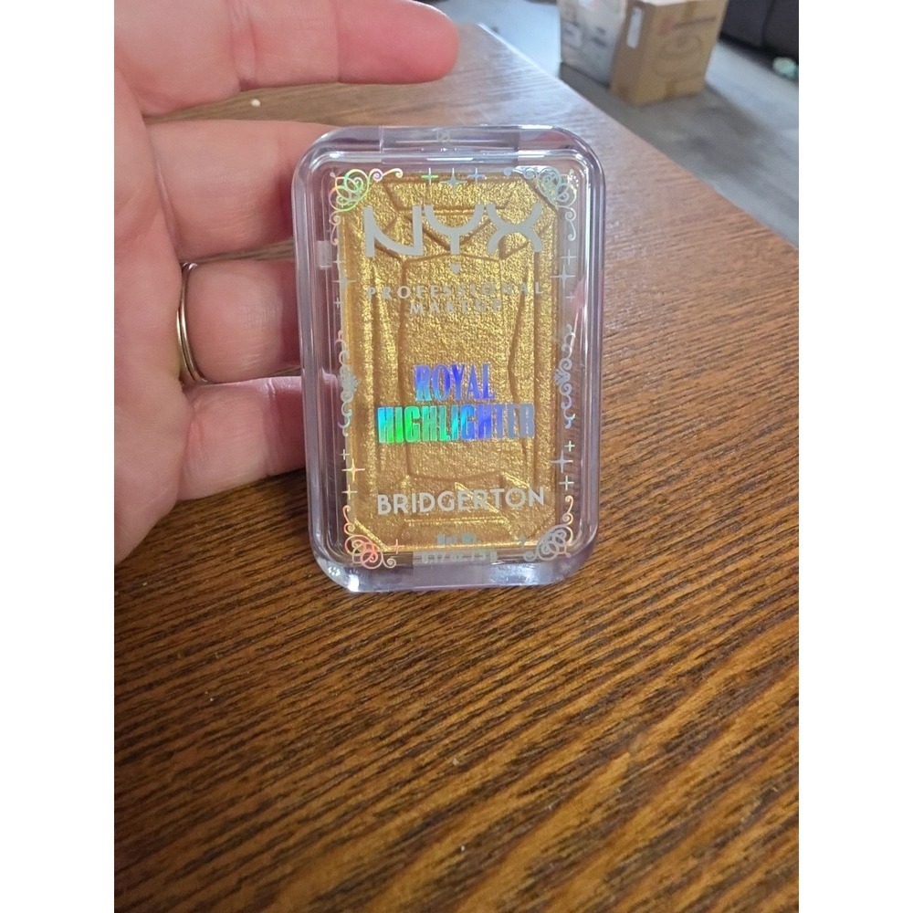 NYX Professional Makeup Bridgerton Royal Highlighter illuminante Light Gold New